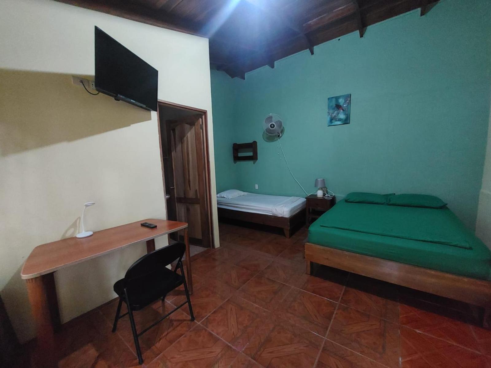 Arenal Hostel La Catarata La Fortuna Екстериор снимка